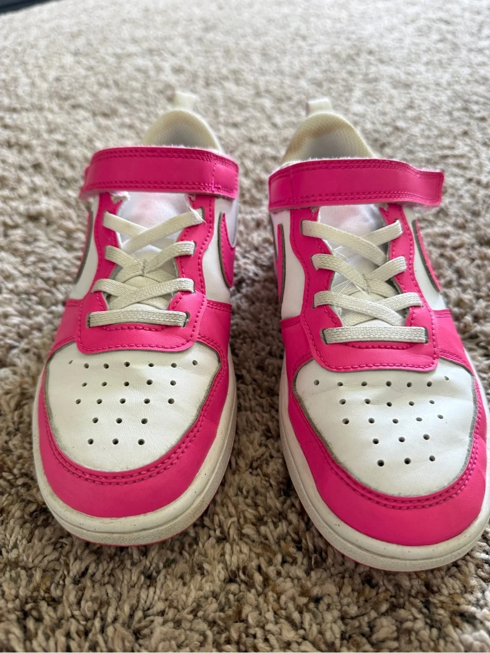 Nike Kids White and Hot Pink Low-Top Sneakers with Velcro Strap